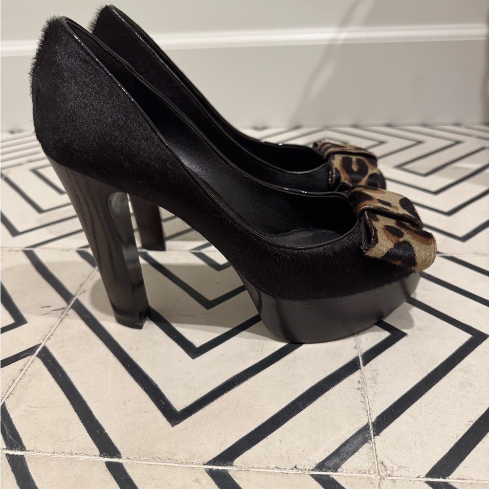 Louis Vuitton Rivoli Leopard Bow Calfhair Peep Toe Pumps